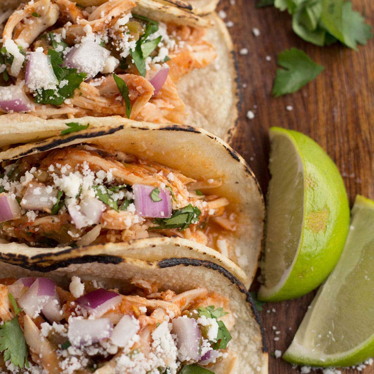 Easy Chicken Tinga Tacos: Impress Guests with Minimal Effort